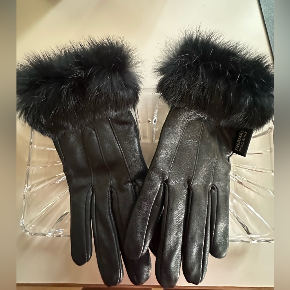 New Genuine Leather Fur Faux Black dressy gloves Beautiful 🖤